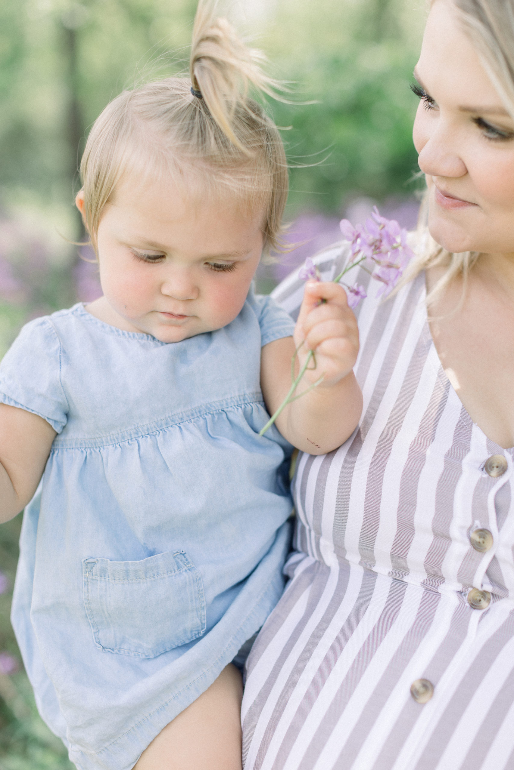 maternity-session-at-boxed-and-burlap-wisconsin-by-milwaukee-wedding-photographer