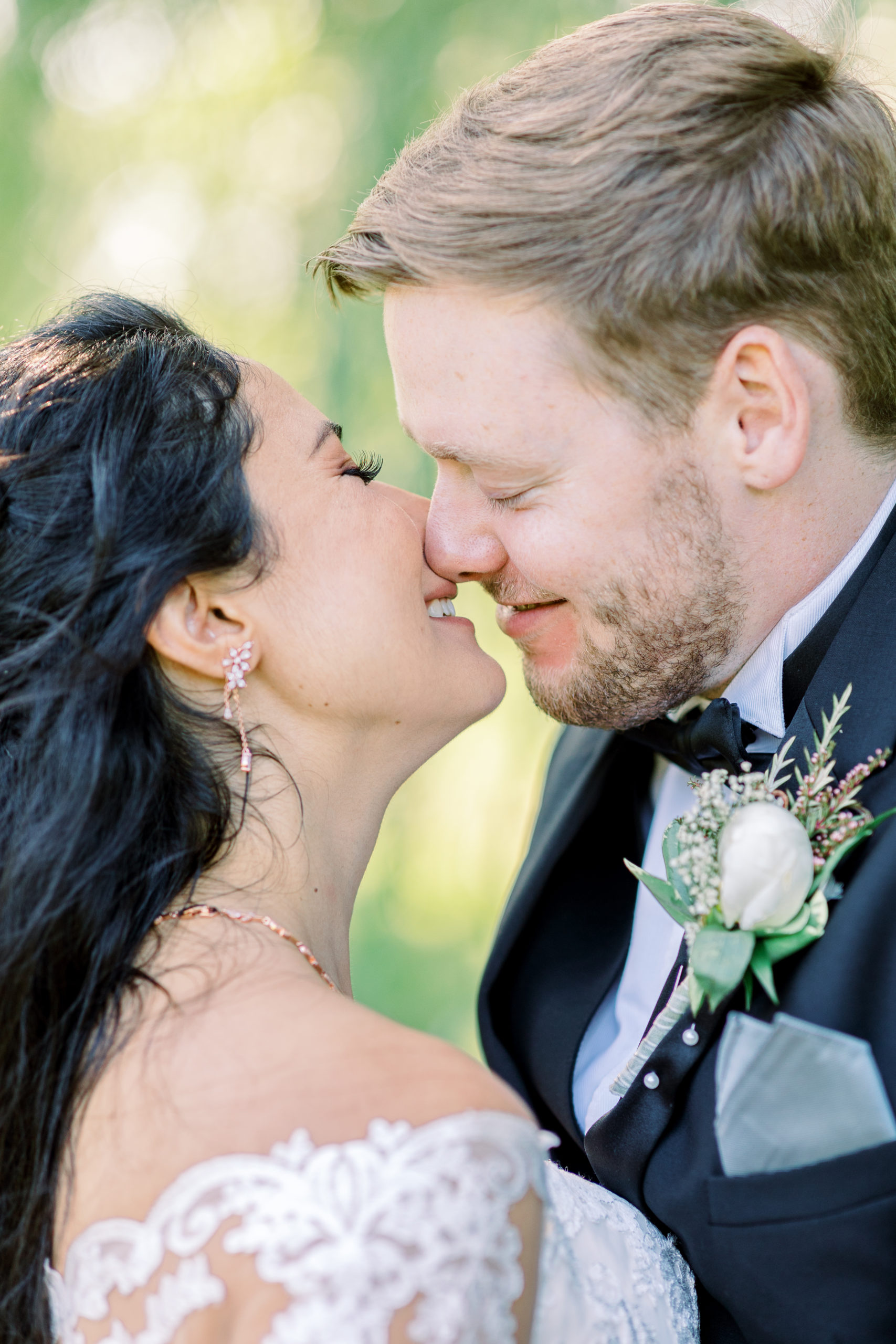 catholic-wedding-day-pictures-by-milwuakee-catholic-wedding-photographer-_0154