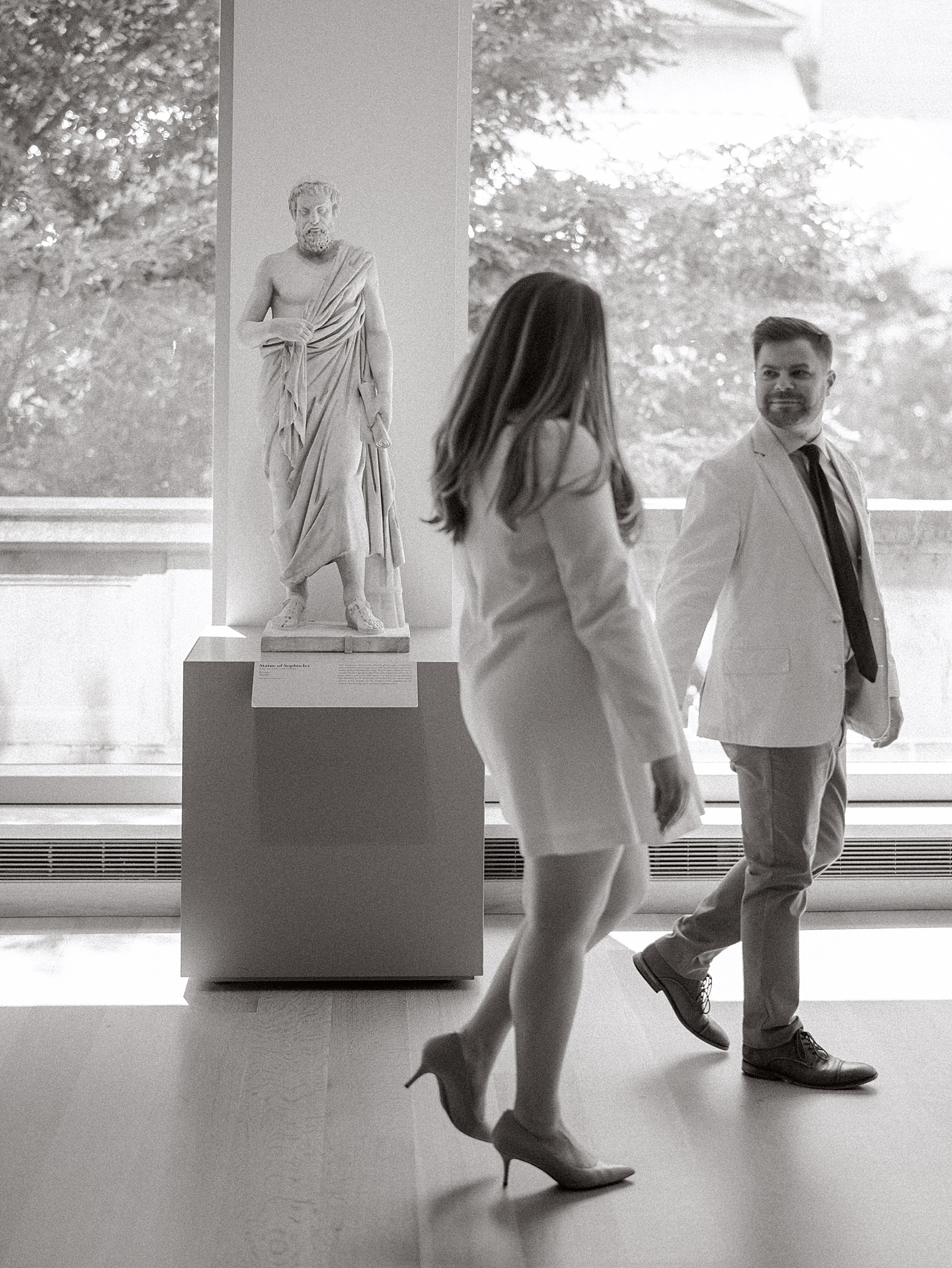 Fine-art-engagement-photos-on-film-at-the-art-institute-of-chicago